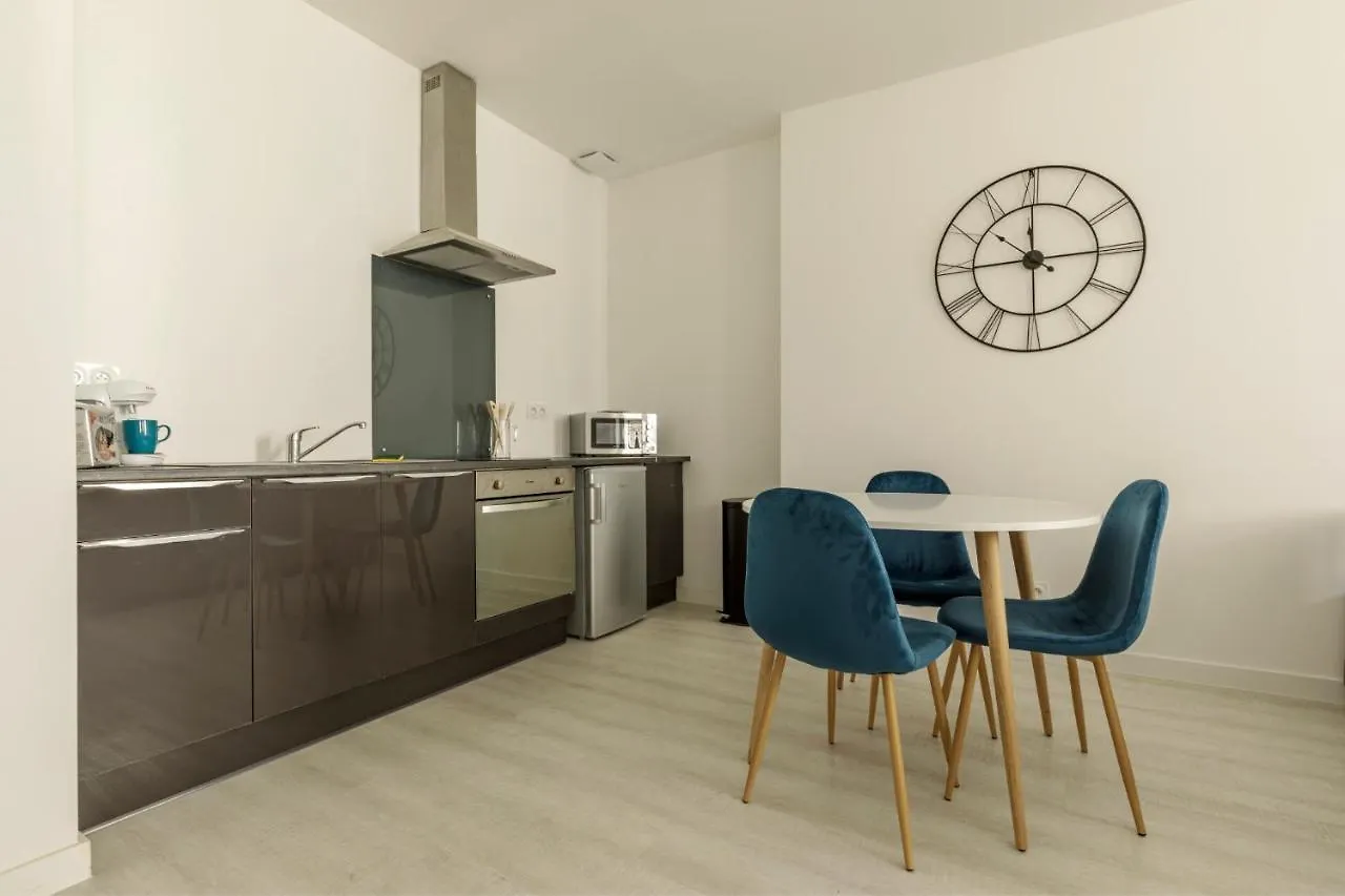 Le bleu - spacieux T2 avec 1 chambre et 1 canapé lit Castelsarrasin